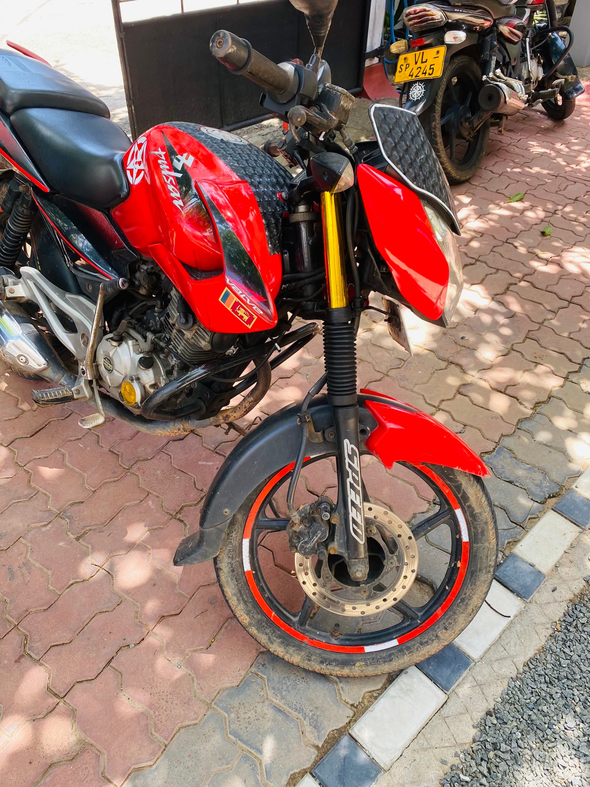 Bajaj pulsur 135 - Image 1